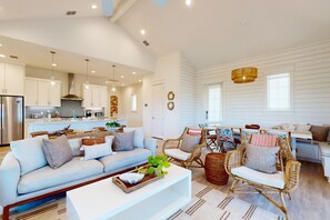 TV, DVD player - Luxe resort living with scenic balconies, heated pool access & on-site golf (Port Aransas)
