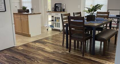 3/2 pet friendly private home located in Downtown Melbourne