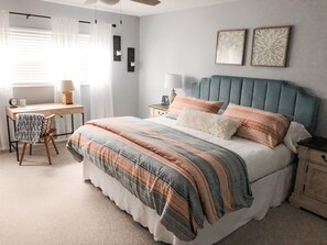 2 Schlafzimmer, Schreibtisch, Bügeleisen/Bügelbrett, Reisekinderbett