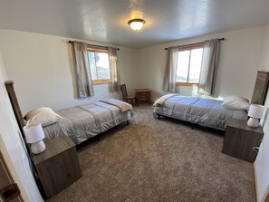 4 Schlafzimmer, Bügeleisen/Bügelbrett, Reisekinderbett, kostenloses WLAN