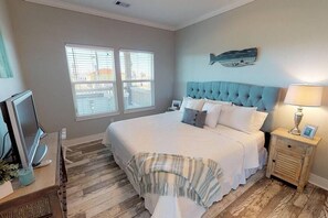 3 bedrooms, travel cot, WiFi, bed sheets