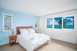 5 bedrooms, desk, iron/ironing board, travel cot