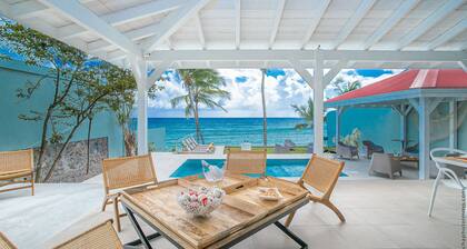 Villa Beach Front House with swimming pool and direct access to the beach Diamant Martinique