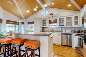 Fridge, microwave, oven, stovetop - 2 Pools, Tennis & Golf | Renovated Canal-Front Retreat | 10 Minutes to Beach (Port Isabel)