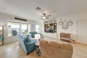 TV - Key Allegro Island condo with bay views, central AC, W/D - snowbirds + dogs ok (Rockport)