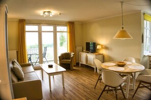 Fernseher, Stereoanlage