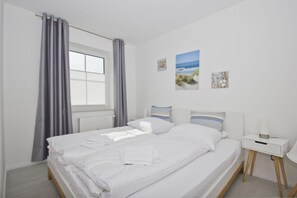 1 bedroom, WiFi - Modern vacation apartment with private terrace - Haus Inselwind FeWo MEERküste - (Gager)