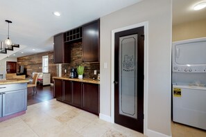 Fridge, microwave, oven, stovetop - Downtown Home with Modern Updates | Walk to The Strand | Near Porretto Beach (Galveston)