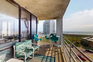 Terrace/patio - Corner condo with amazing views, wraparound balcony, & pools - minutes to beach (South Padre Island)