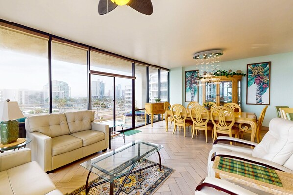 TV - Corner condo with amazing views, wraparound balcony, & pools - minutes to beach (South Padre Island)