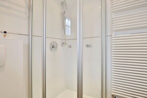 Unclassified image, 4 of 38, button