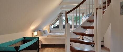 3 bedrooms, iron/ironing board, WiFi