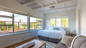 2 bedrooms, Egyptian cotton sheets, premium bedding