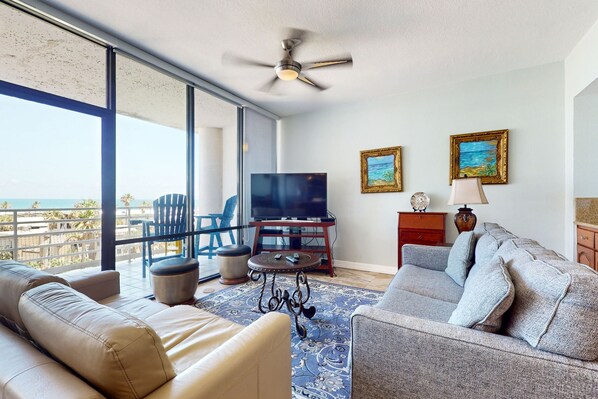 テレビ、DVD プレーヤー