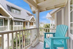 Property grounds - Palmilla Beach island retreat steps from the beach with pool & golf course (Port Aransas)