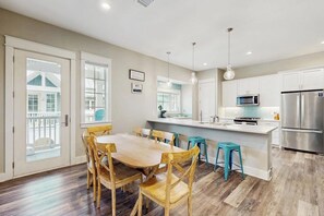 Fridge, microwave, oven, stovetop - Palmilla Beach island retreat steps from the beach with pool & golf course (Port Aransas)