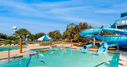 Stylish Hideaway w/ Chic Kitchen & Private Patio - Located at World of Tennis