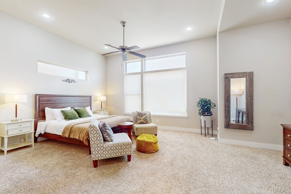 3 habitaciones, escritorio, wifi y ropa de cama 