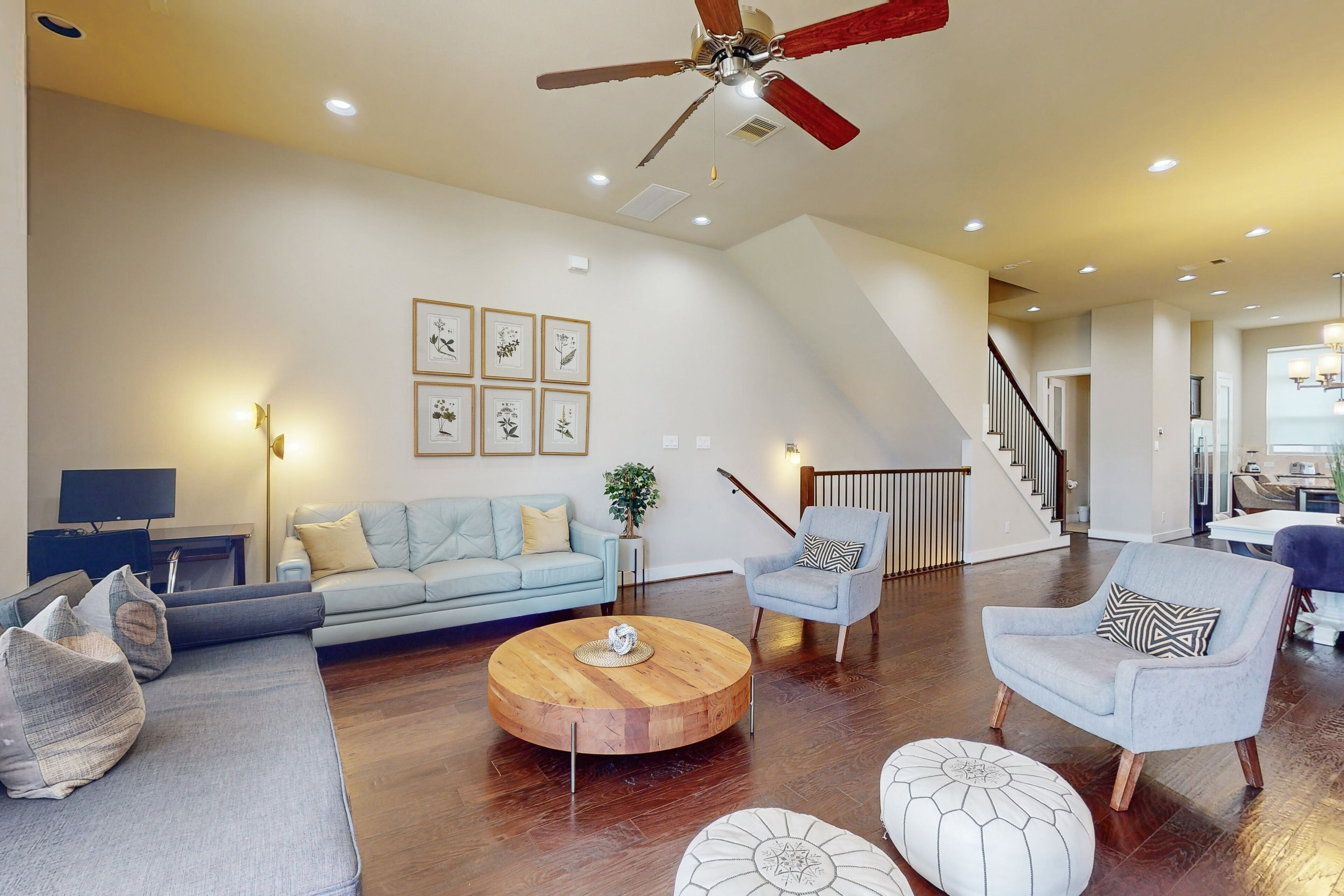 Washington Corridor All-Suite w/ 2-Car Garage, Balcony & Gourmet Kitchen