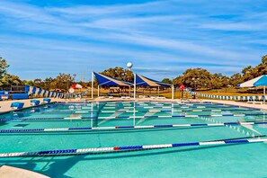 Pool - Lavish All-Suite w/ Tennis Courts: Near Pool, Golf (Lakeway)