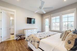 3 bedrooms, Internet, bed sheets - Palmilla Resort paradise with two balconies - walk to pool, beach, & golf (Port Aransas)