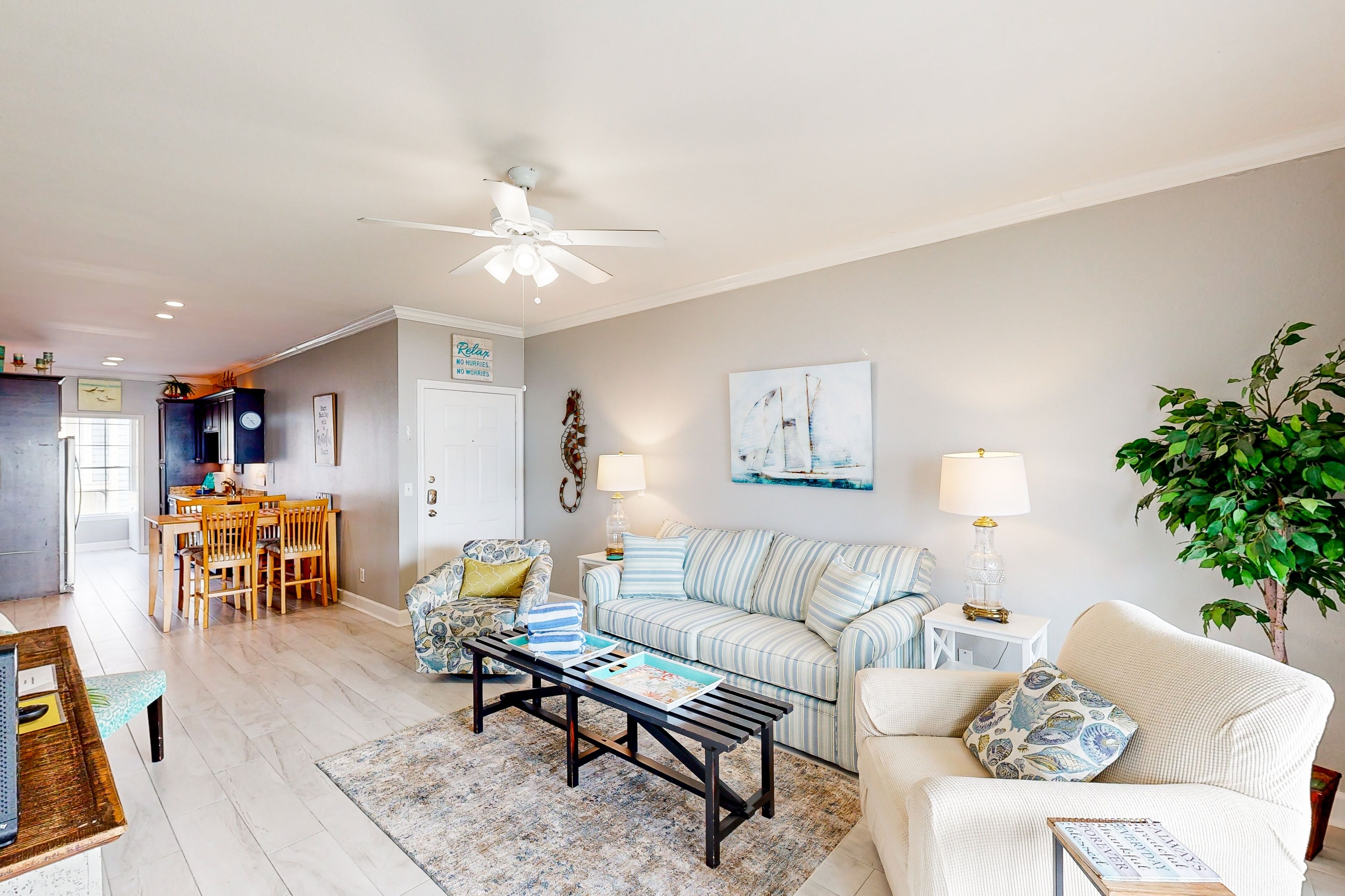 Newly renovated Gulf-view condo with pools & hot tub - across from beach