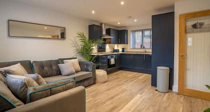 Applewood Ground Floor Apartment is a 2 bedroom with parking in Three Bridges