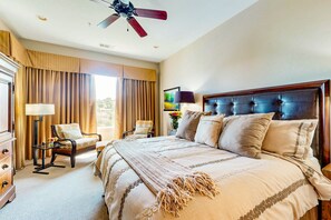 3 bedrooms, desk, WiFi, bed sheets