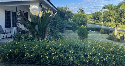 Sweet Oasis - gated with 24/hr security/ swimming pool/ free access to beach