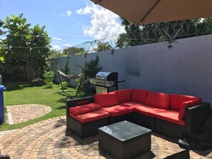Terrace/patio - Sweet Oasis - gated with 24/hr security/ swimming pool/ free access to beach  (Saint Ann's Bay)