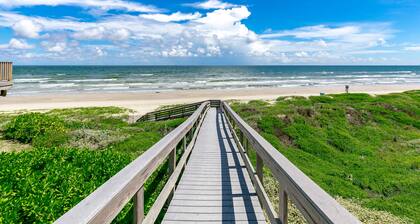 Updated Home at Lost Colony w/ Ocean View - Close to Beach/Dog Friendly