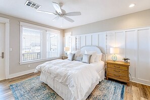 2 bedrooms, iron/ironing board, internet, bed sheets