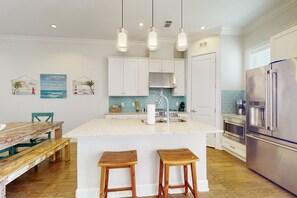 冰箱、微波炉、烤箱、洗碗机