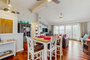 Dining - Island-Style Waterfront Home w/ Deck & Private Pier - Winter Texans Welcome (Rockport)