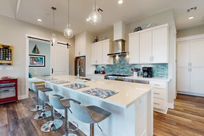 Frigorifero, microonde, forno, lavastoviglie