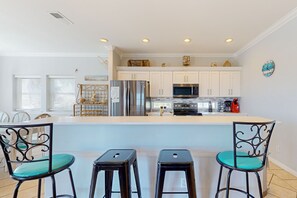 Fridge, microwave, oven, stovetop - Dog-friendly, Gulf-view home with pool, fenced yard & grill - walk to the beach (Port Aransas)