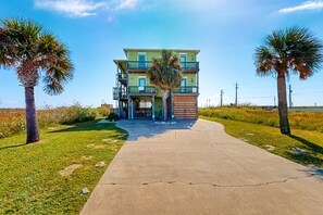 Exterior - Dog-friendly, Gulf-view home with pool, fenced yard & grill - walk to the beach (Port Aransas)