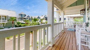 Property grounds - Golf-View Palmilla Beach retreat with pool, private garage, & alfresco dining (Port Aransas)