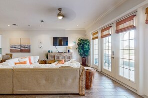 TV, DVD player - Luxurious New Condo | Steps to Beach, Pool & On-Site Dining (Port Aransas)