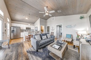 TV, DVD player - View port A from the deck, short drive to beach (Port Aransas)