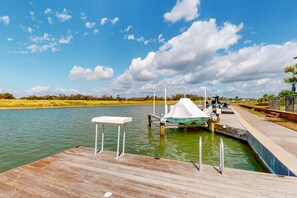 Marina - Newly renovated home in The Reserve at St. Charles Bay near beach w/pool, dock (Rockport)