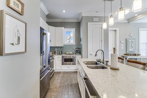 Frigorifero, microonde, forno, lavastoviglie