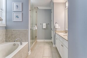 Hair dryer, towels - Bright & Beachy Condo in Port Aransas Resort (Port Aransas)
