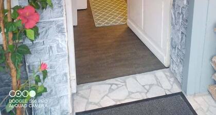 Ferienwohnung Sleeps 6 with Whirlpool