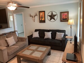 TV - All-suite bay-view home with yard, kayak, & rooftop deck with panoramic views (Rockport)