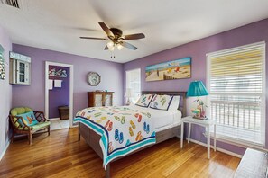 3 habitaciones, tabla de planchar con plancha, internet y ropa de cama 