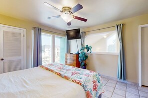 2 bedrooms, free Internet, bed sheets