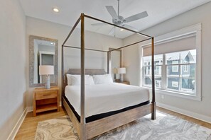 3 slaapkamers, een strijkplank/strijkijzer, wifi, beddengoed