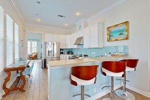 Frigorifero, microonde, forno, lavastoviglie