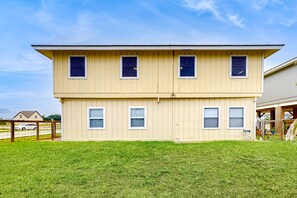 Exterior - Sunny Upgraded House w/ Water Views - Close to Rockport Beach (Rockport)